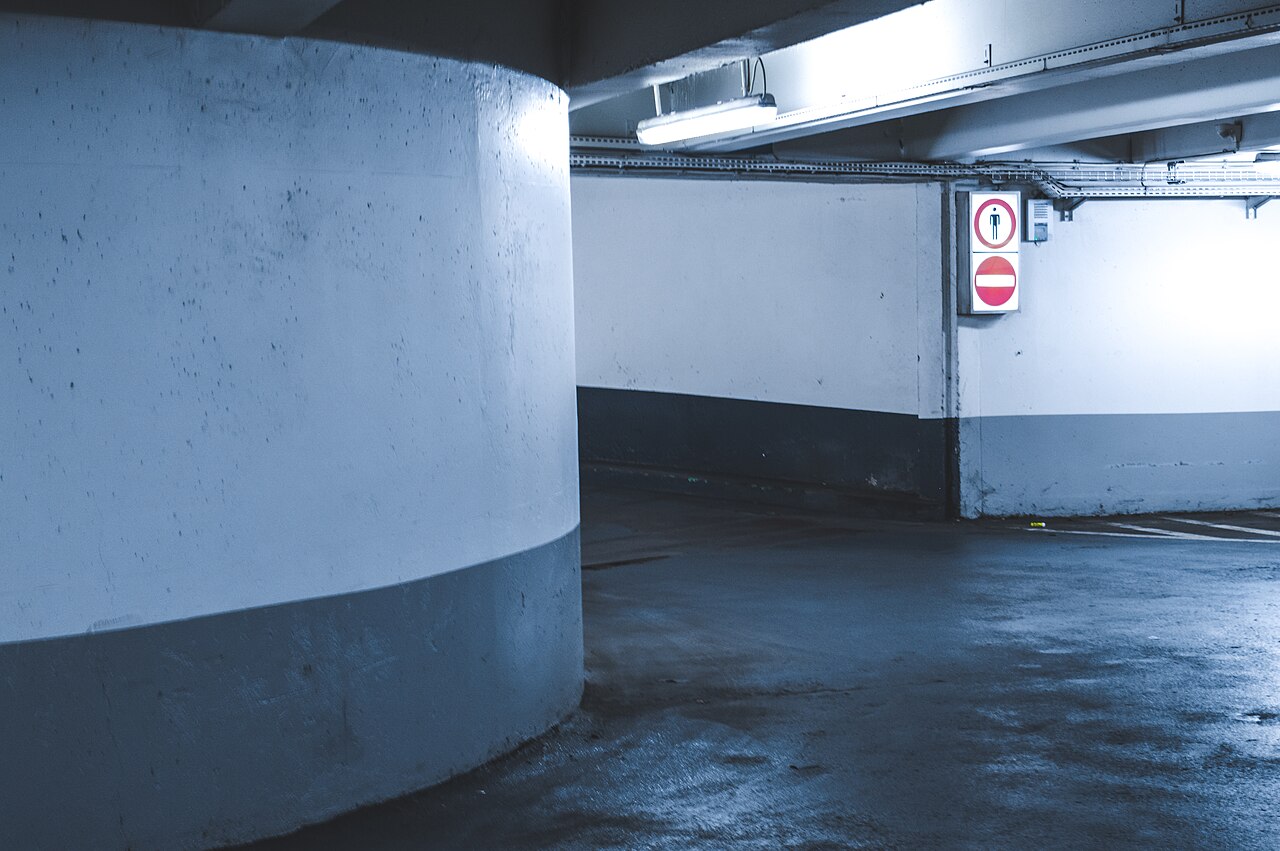 Photo 1 — Place en sous-sol sécurisé — Gare de Lyon